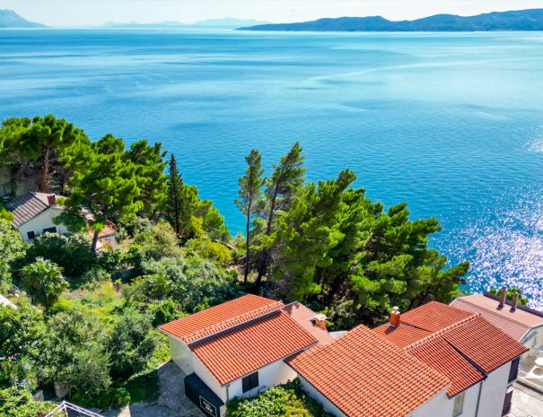 beach-nearby-apartment-marusici-croatia
