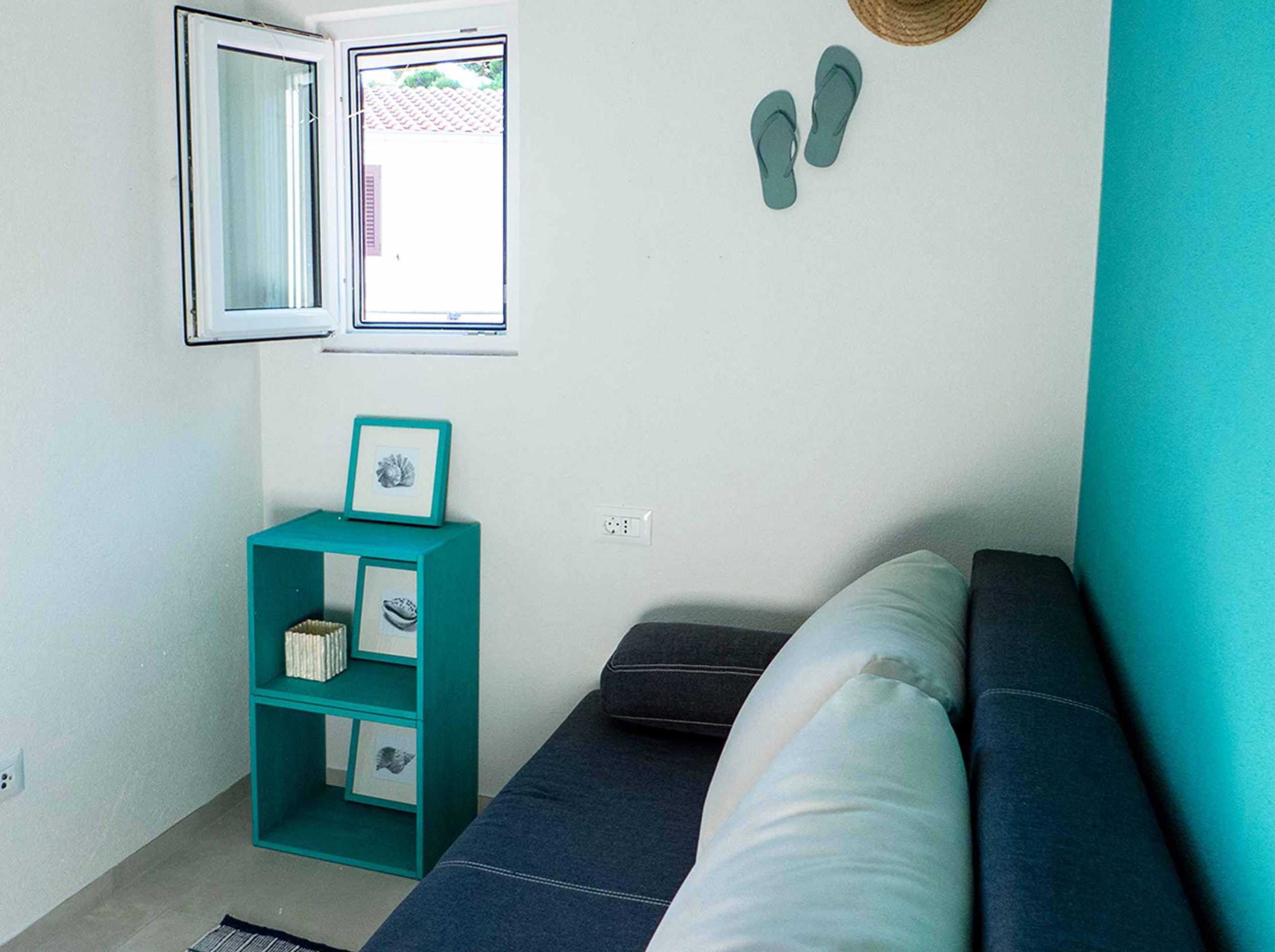 croatia-room5-living-03